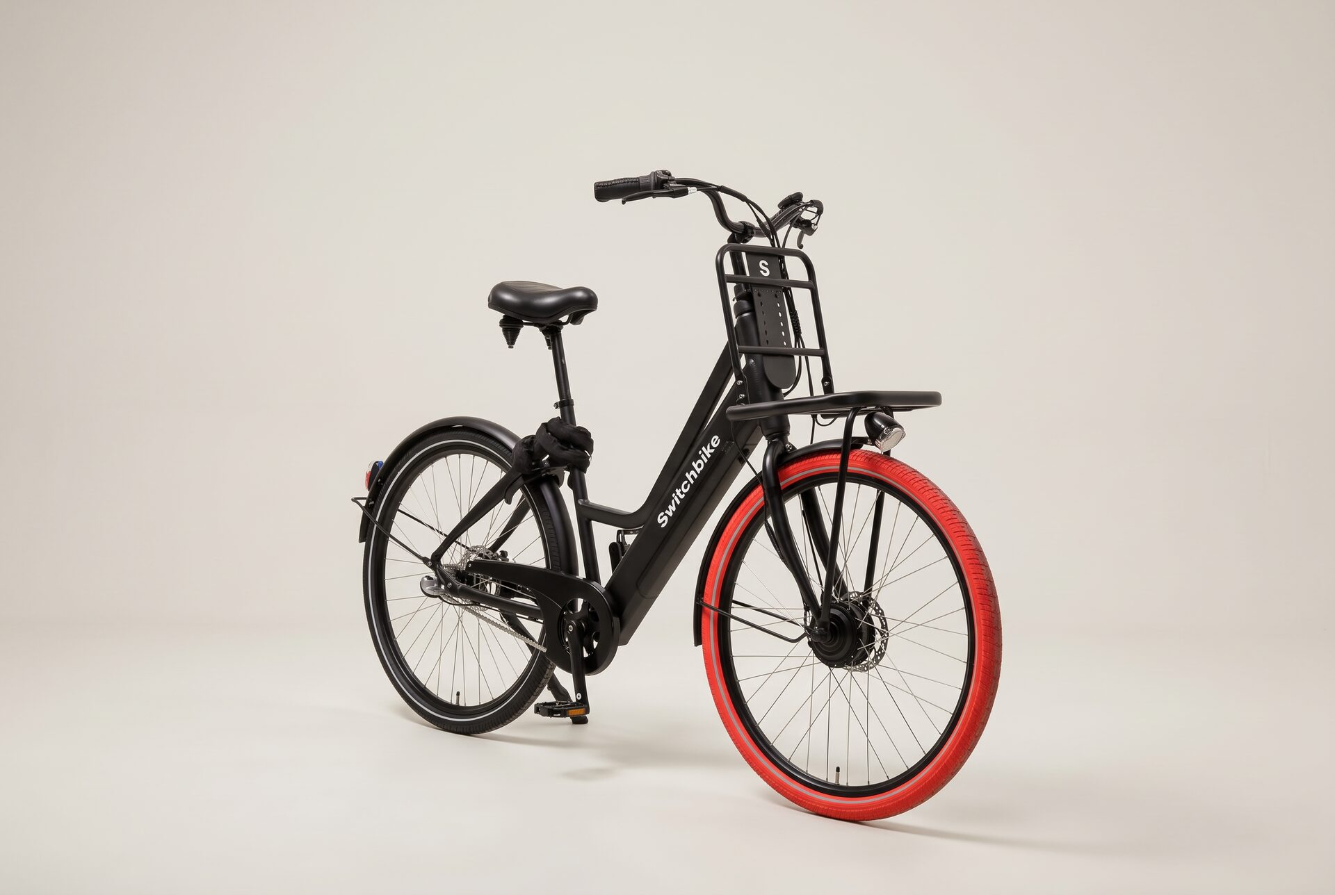Amsterdam E-One V2 with front carrier rack